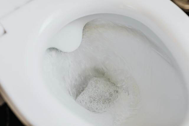 Emergency plumber service available for leaking and overflowing toilet 